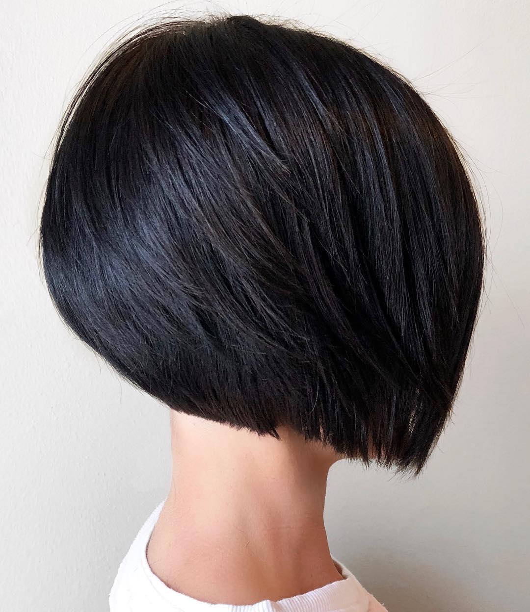 Black Sliced Inverted Bob for Short Hair